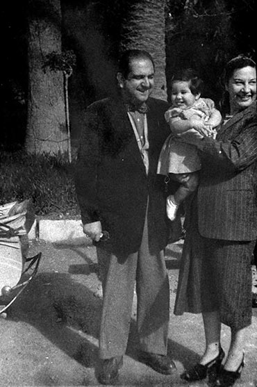 Ο Βάσος Σεϊτανίδης με τη Σμάρω και την κόρη τους Λήδα