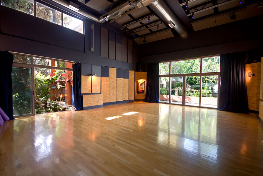 Η ισόγεια αίθουσα